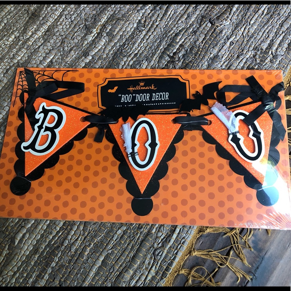 Hallmark BOO Door Bunting Sign Halloween Decor NWT